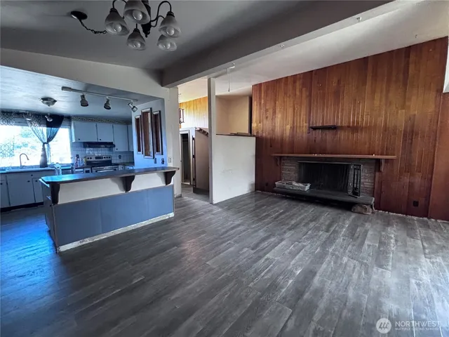 $235,000 | 927 East Cherry Avenue, Moses Lake, WA 98837