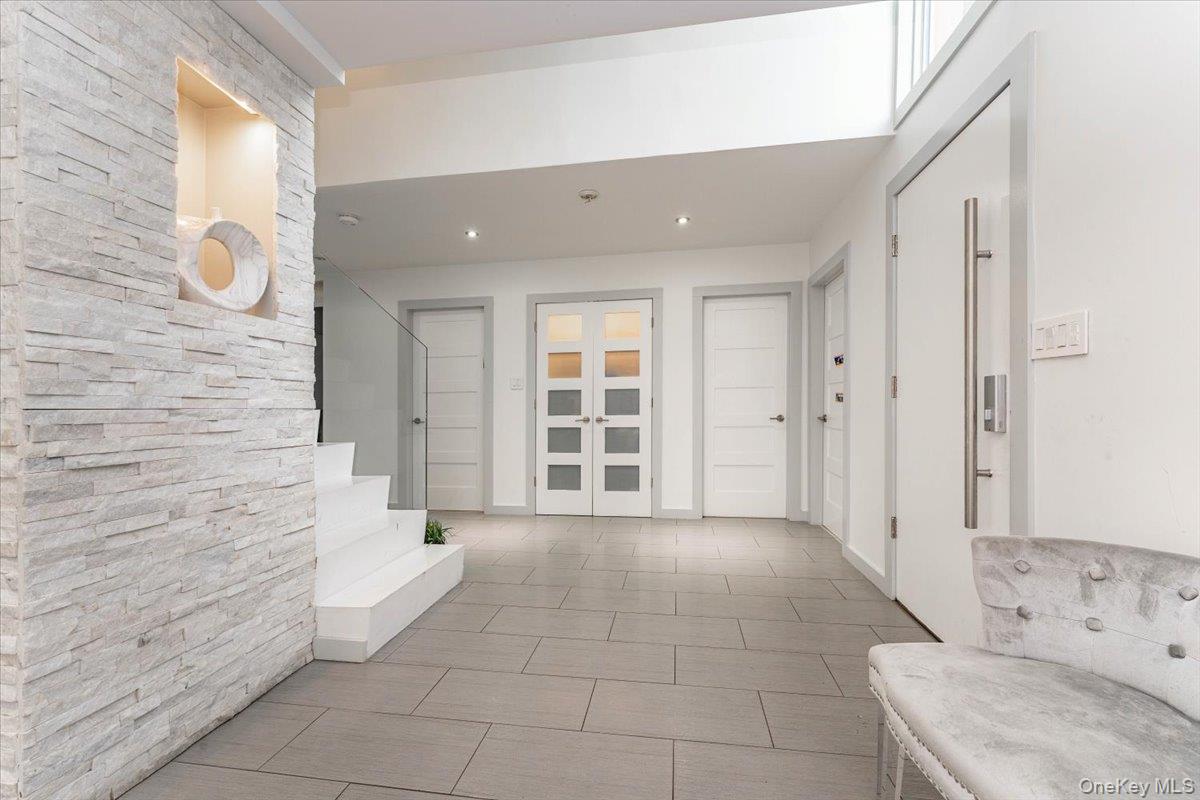 536 Oxford Road Cedarhurst, NY 11516 - Photo 3 of 22