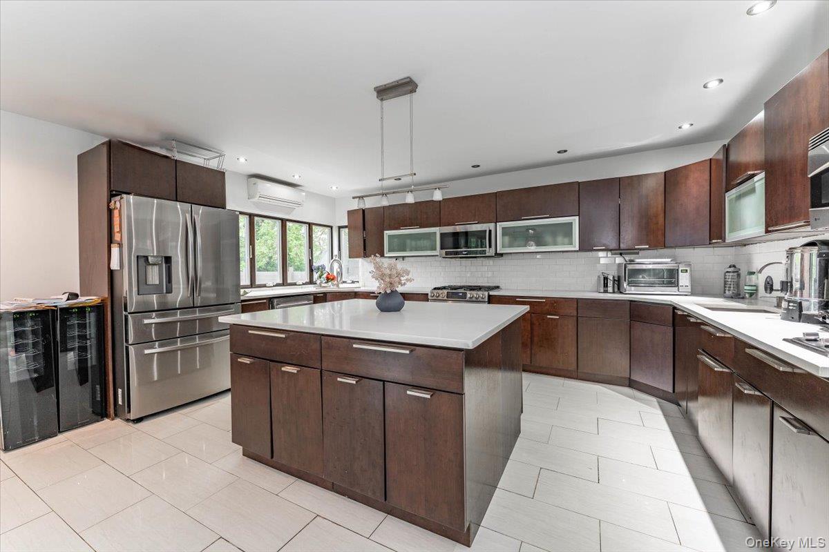 536 Oxford Road Cedarhurst, NY 11516 - Photo 9 of 22