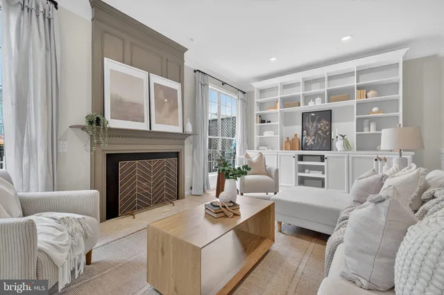 $674,900 | 47610 Watkins Island Square, Sterling, VA 20165