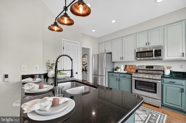 $674,900 | 47610 Watkins Island Square, Sterling, VA 20165