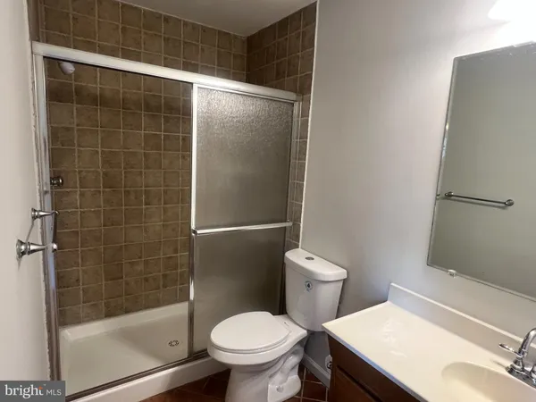 $3,625 | 516 Meadow Hall Drive, Unit D516, Rockville, MD 20851