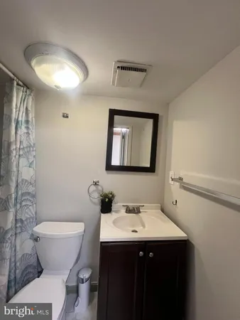 $3,749 | 516 Meadow Hall Drive, Unit D516, Rockville, MD 20851