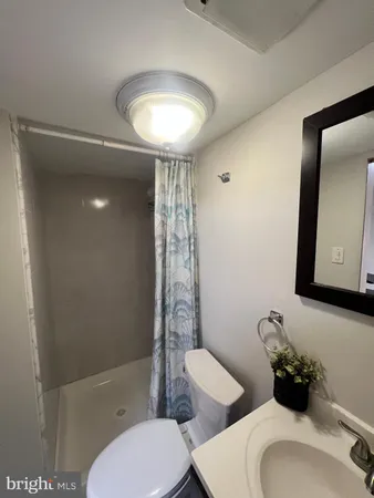 $3,749 | 516 Meadow Hall Drive, Unit D516, Rockville, MD 20851