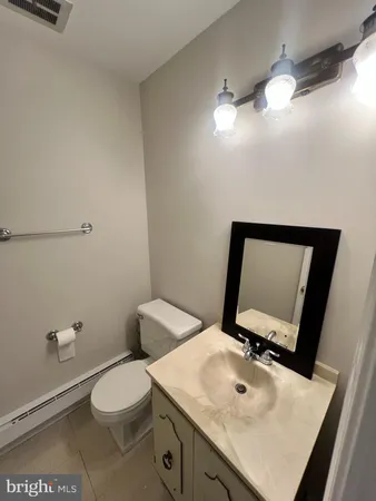 $3,749 | 516 Meadow Hall Drive, Unit D516, Rockville, MD 20851