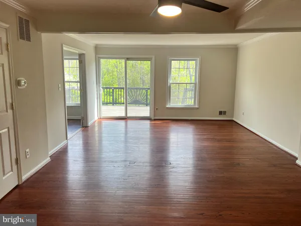$3,625 | 516 Meadow Hall Drive, Unit D516, Rockville, MD 20851