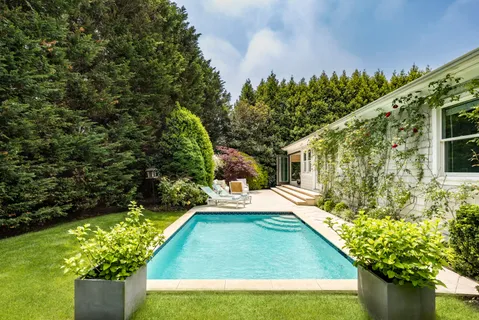 $3,200,000 | 192 Halsey Street, Southampton, NY 11968