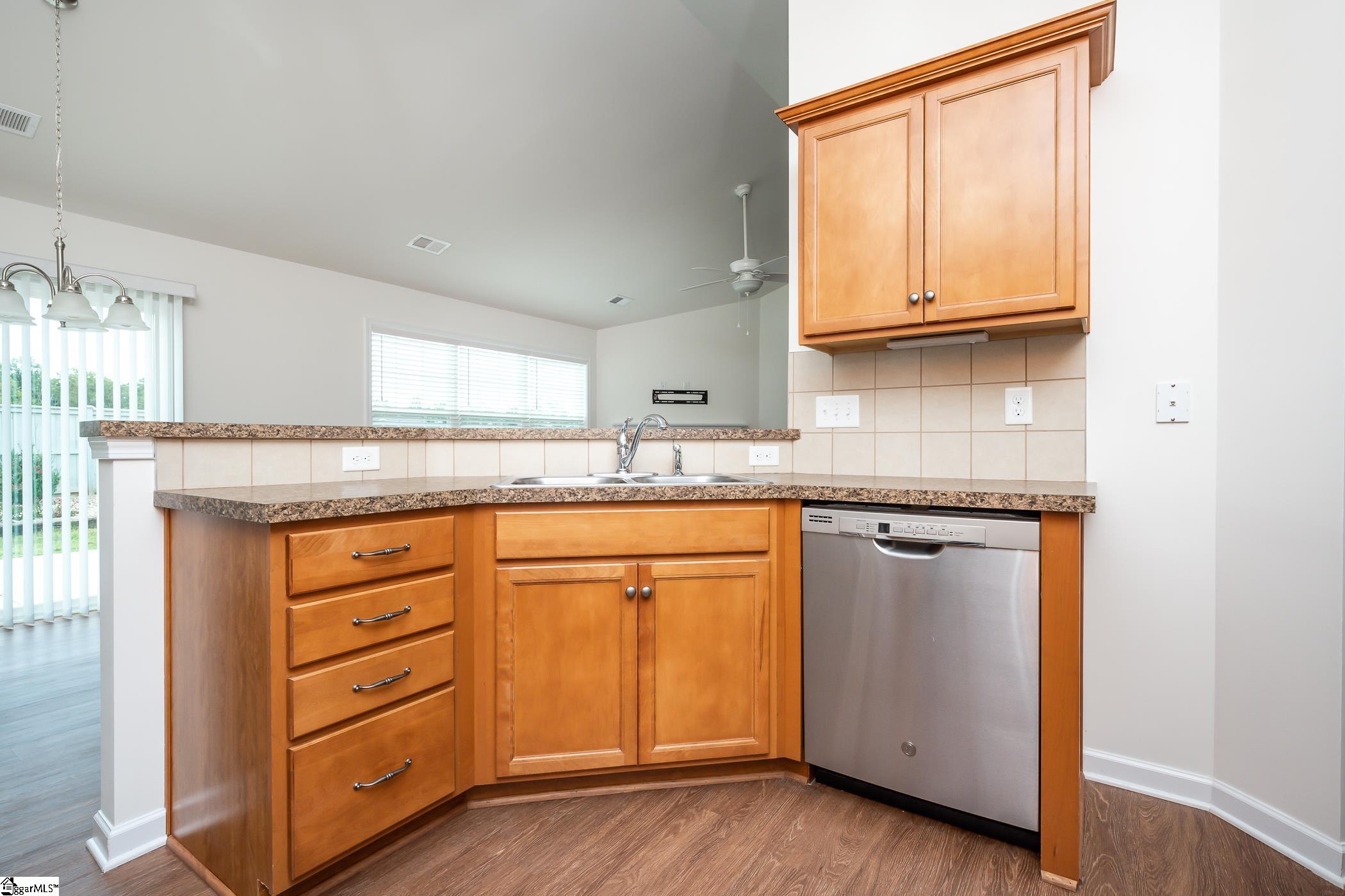 107 Parvin Court Greenville, SC 29607 - Photo 12 of 36 Gallery Image 12