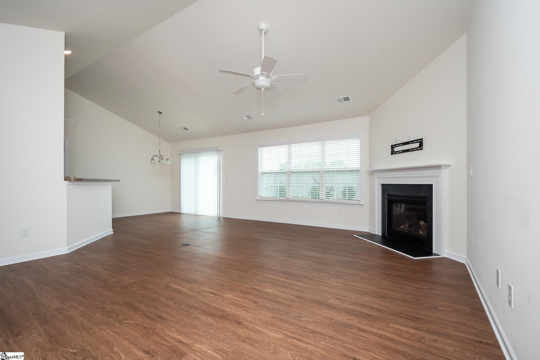 107 Parvin Court Greenville, SC 29607 - Photo 4 of 36 Gallery Image 4