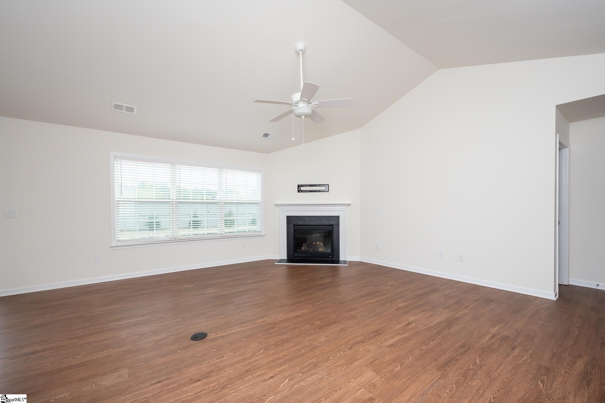 107 Parvin Court Greenville, SC 29607 - Photo 5 of 36 Gallery Image 5
