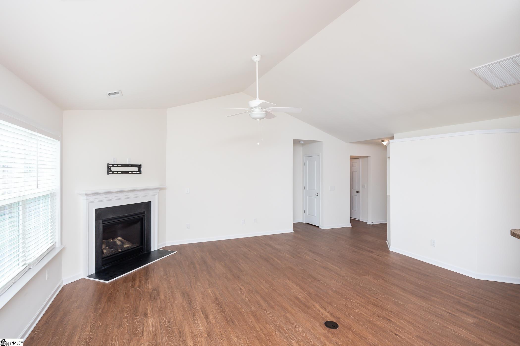 107 Parvin Court Greenville, SC 29607 - Photo 6 of 36 Gallery Image 6