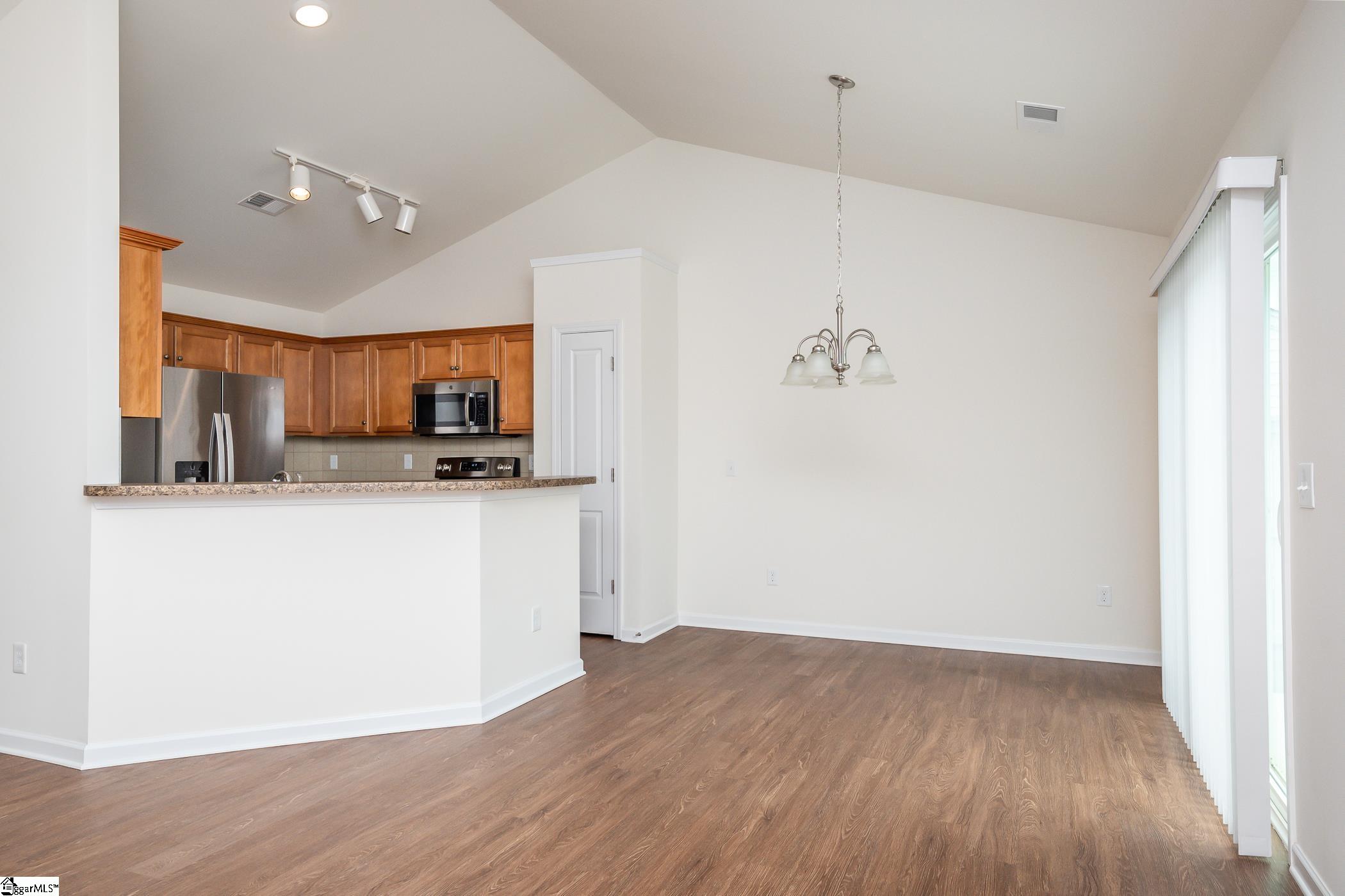 107 Parvin Court Greenville, SC 29607 - Photo 8 of 36 Gallery Image 8
