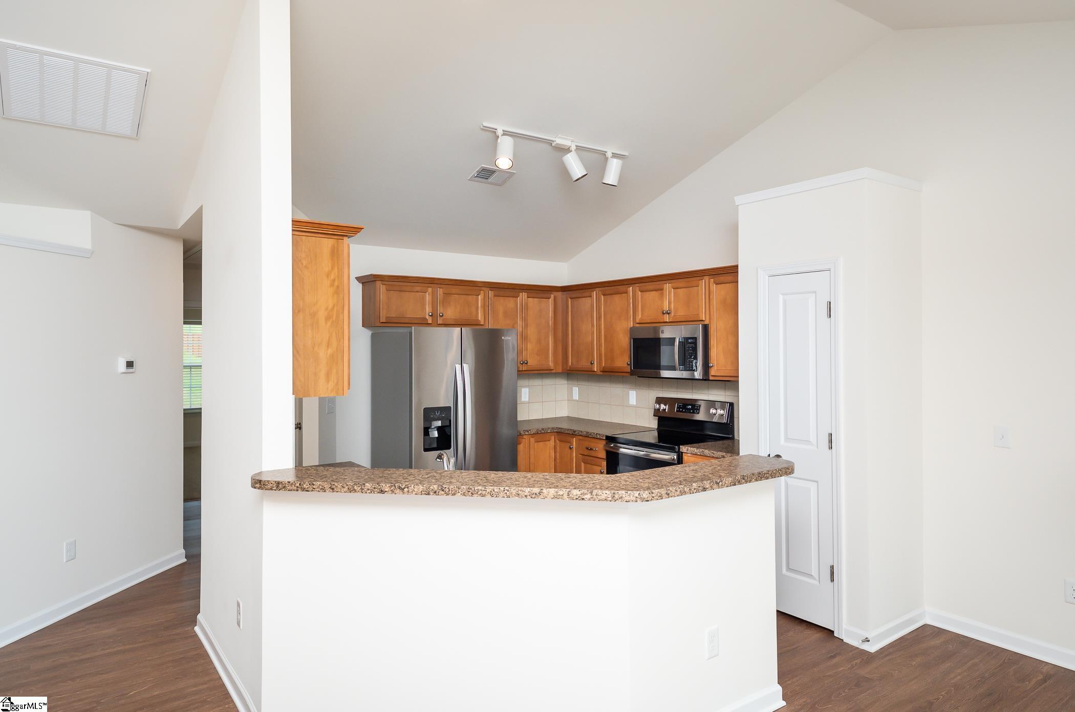 107 Parvin Court Greenville, SC 29607 - Photo 10 of 36 Gallery Image 10