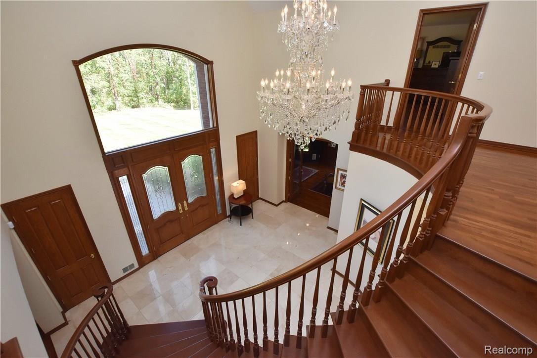 248 East Gunn Road Rochester, MI 48306 - Photo 6 of 44 Gunn Road 248_005.JPG