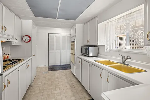 $369,900 | 5750 Via Real, Unit 204, Carpinteria, CA 93013