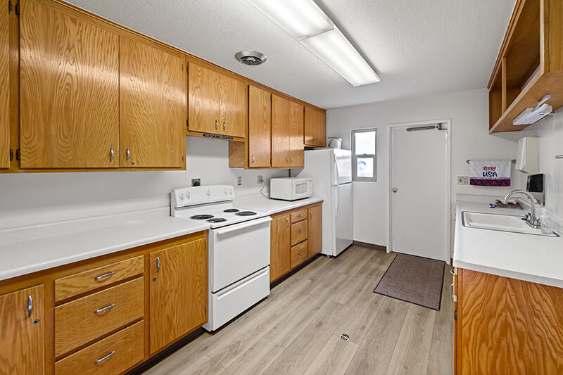 5750 Via Real, Unit 204 Carpinteria, CA 93013 - Photo 23 of 29 13e-5750VR-Clubhouse