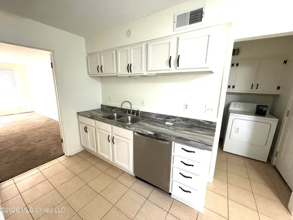 $259,900 | 8761 Chesterfield Drive, Southaven, MS 38671