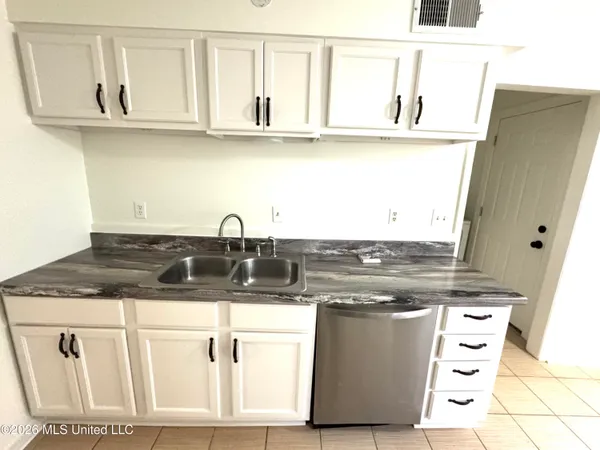 $259,900 | 8761 Chesterfield Drive, Southaven, MS 38671