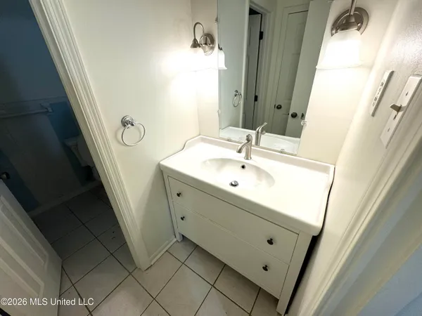 $259,900 | 8761 Chesterfield Drive, Southaven, MS 38671