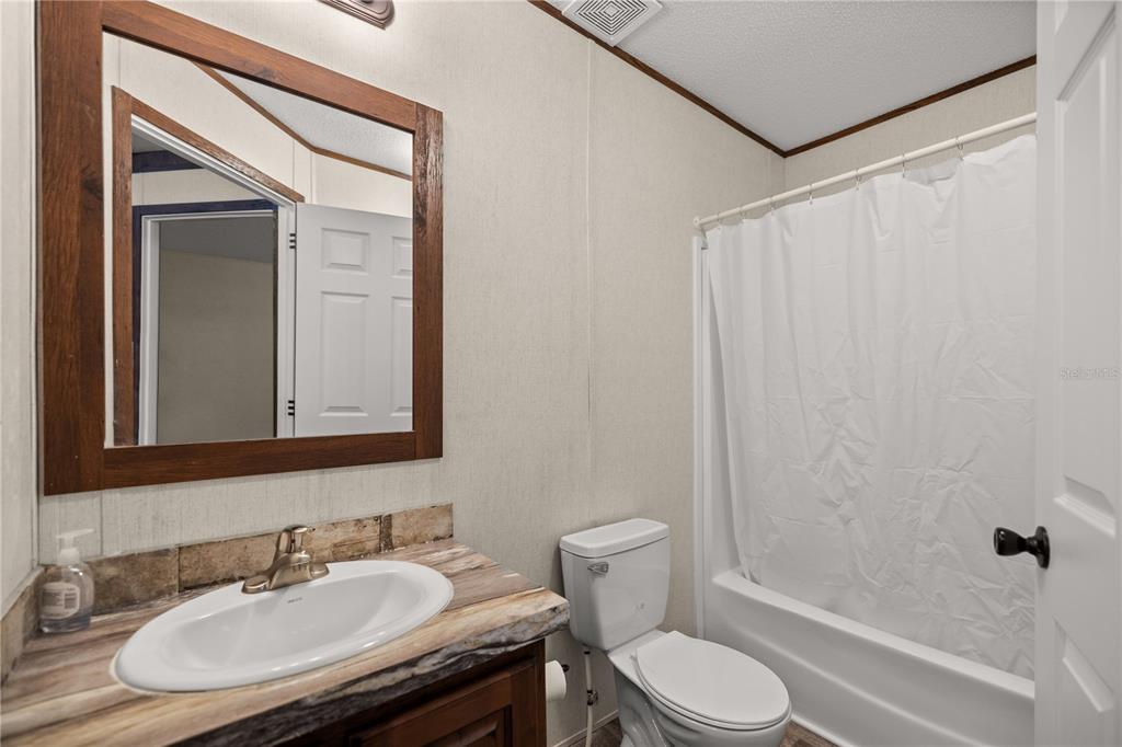 22401 Northwest 91st Court Road Micanopy, FL 32667 - Photo 15 of 32 Bathroom 2