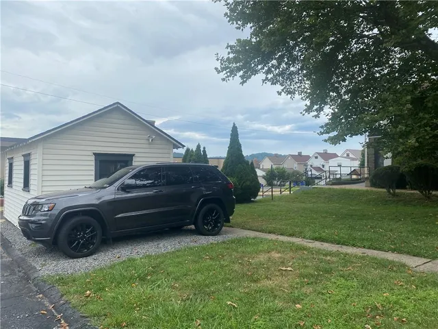 $205,000 | 920 4th Avenue, Conway, PA 15027