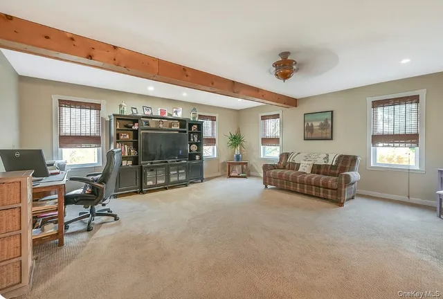 $1,500,000 | 4 Apple Lane, Wading River, NY 11792