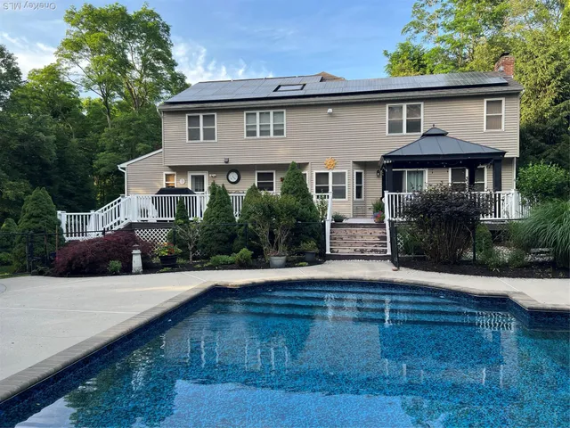 $1,500,000 | 4 Apple Lane, Wading River, NY 11792