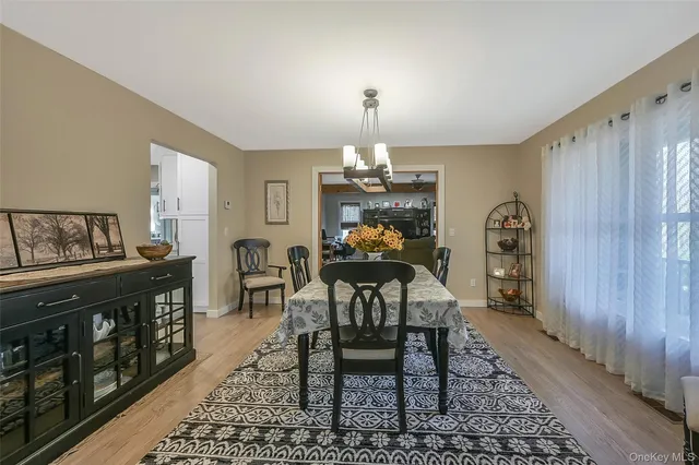 $1,500,000 | 4 Apple Lane, Wading River, NY 11792