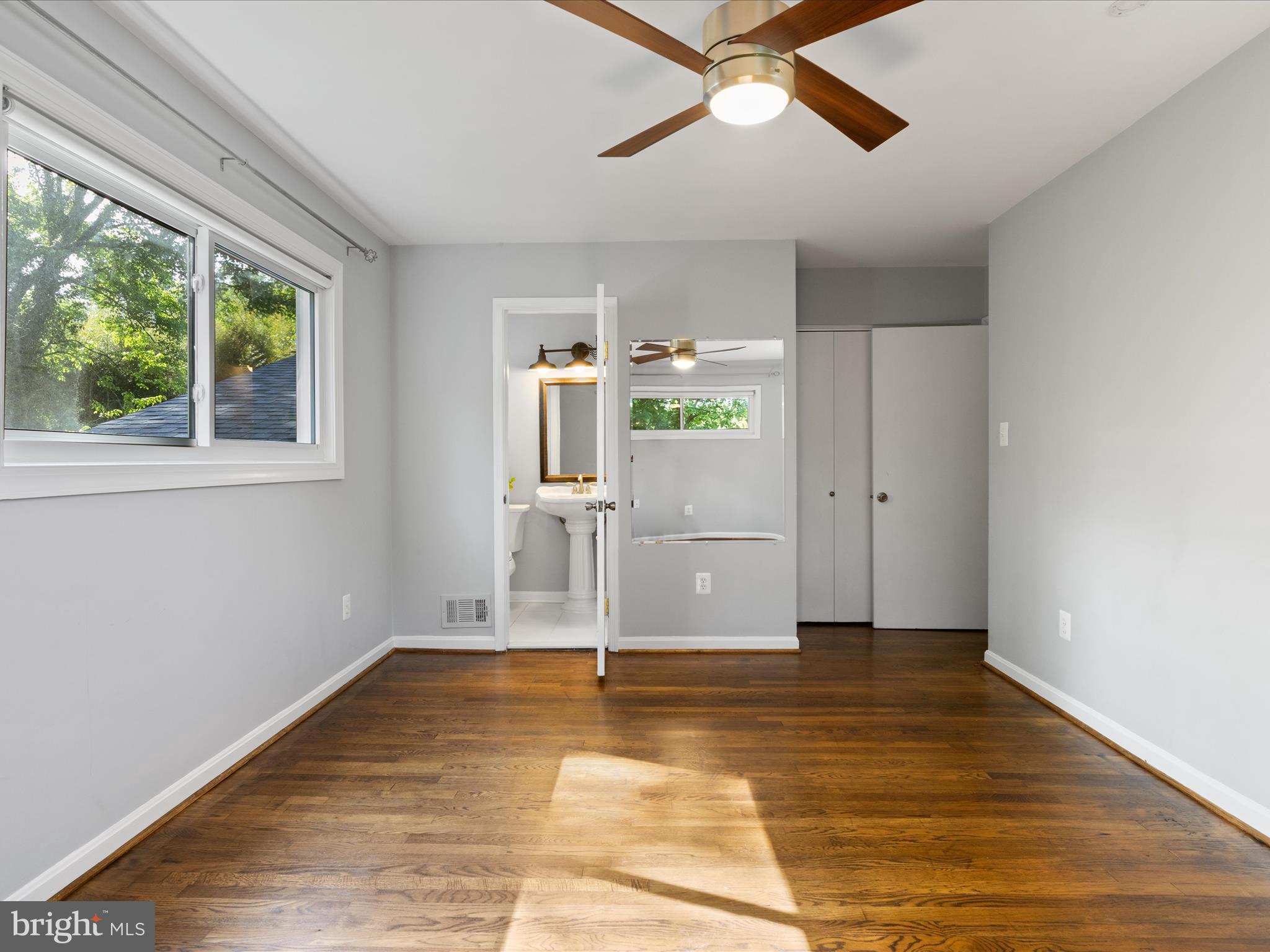 3613 Old Post Road Fairfax, VA 22030 - Photo 25 of 63 Upper Level - Master Bedroom & Full Bathroom