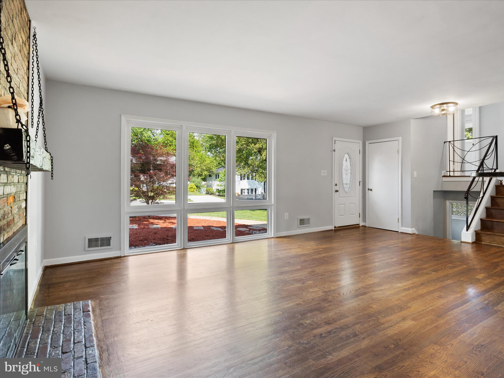 3613 Old Post Road Fairfax, VA 22030 - Photo 10 of 63 Main Level - Entrance & Living Room