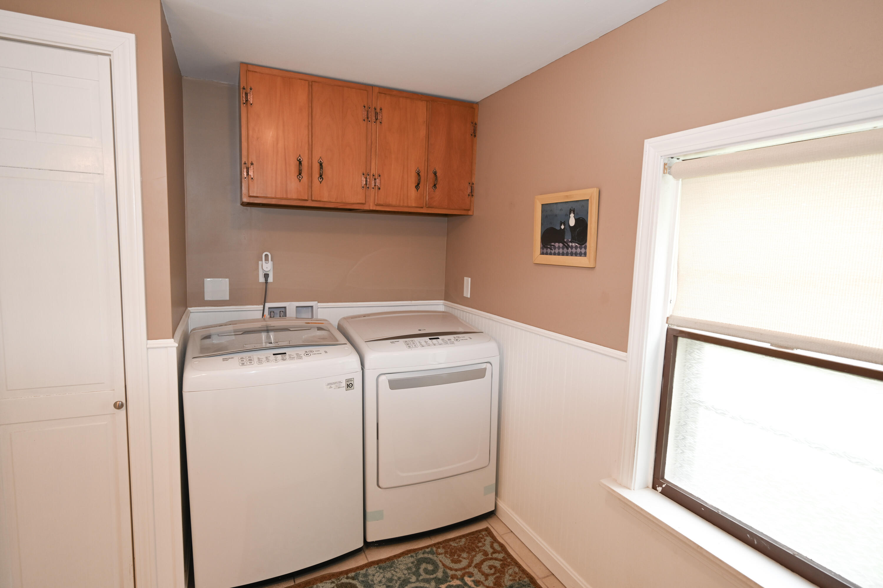 32 Royal Road Bangor, ME 04401 - Photo 11 of 26 1st Fl Full Bath & Laundry