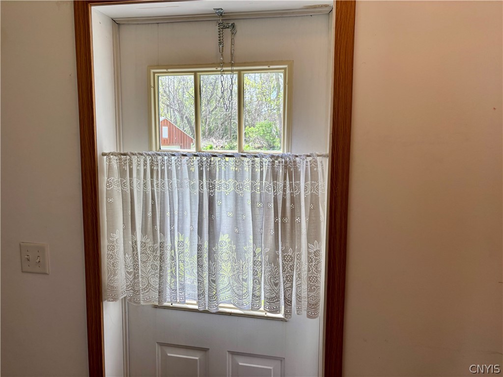 54 Fairport Road Manlius, NY 13104 - Photo 14 of 25 Side door