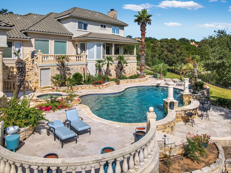 1517 Osprey Ridge Loop Lago Vista, TX 78645 - Photo 2 of 40