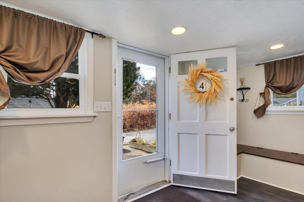 4 Anthony Way Wareham, MA 02532 - Photo 3 of 34 Gallery Image 3