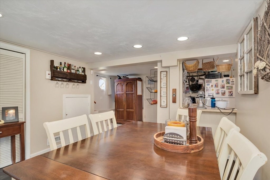 4 Anthony Way Wareham, MA 02532 - Photo 5 of 34 Gallery Image 5