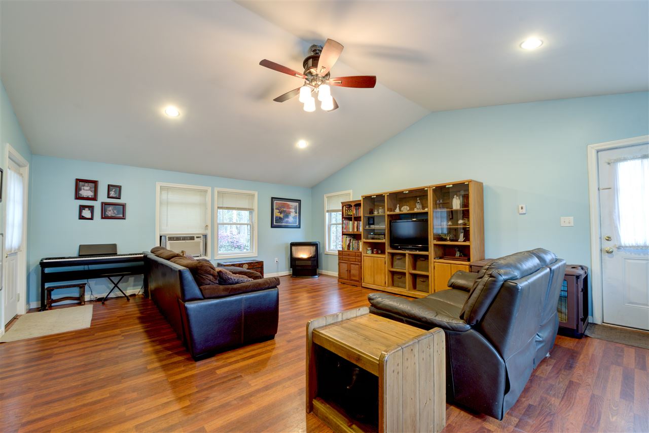 10 R Sunnyside Lane, Unit R Derry, NH 03038 - Photo 3 of 33