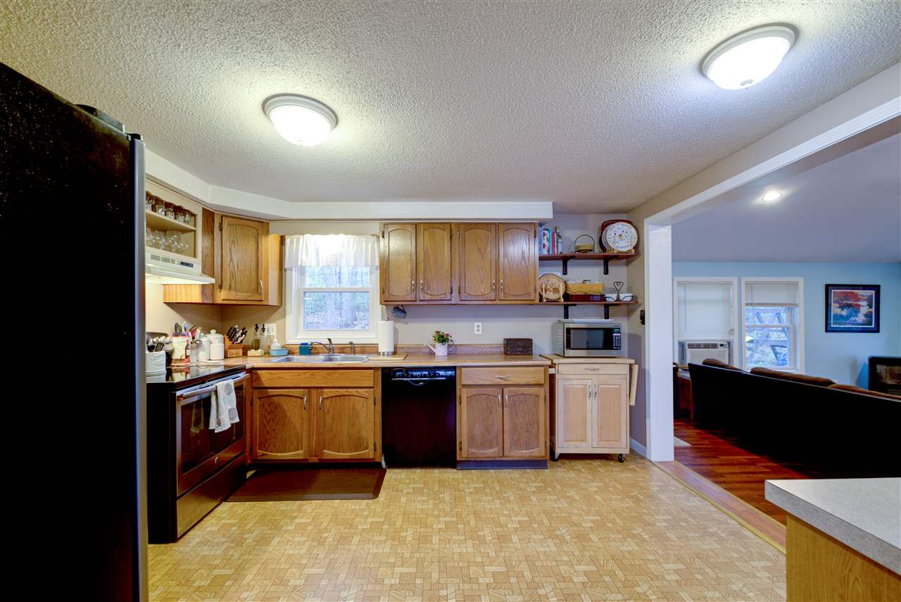 10 R Sunnyside Lane, Unit R Derry, NH 03038 - Photo 7 of 33