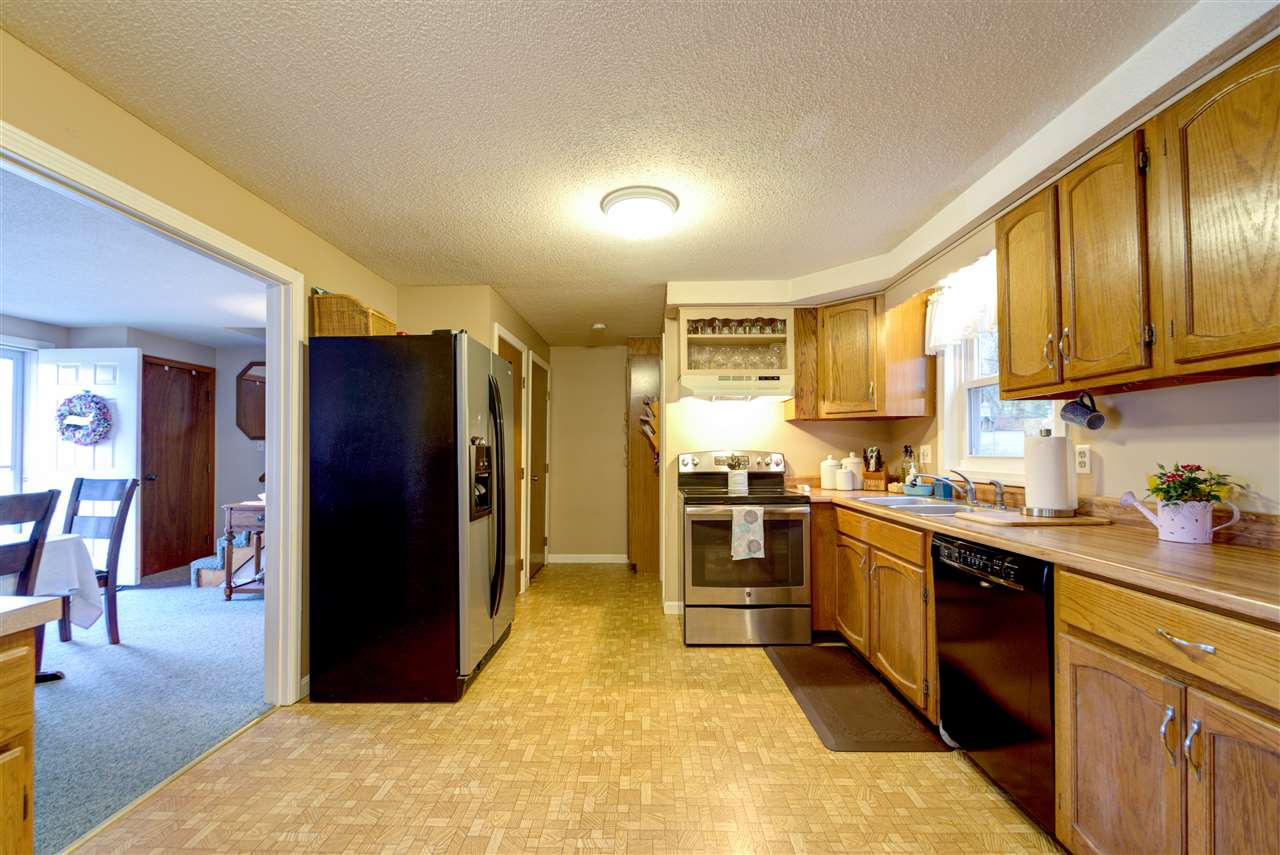10 R Sunnyside Lane, Unit R Derry, NH 03038 - Photo 9 of 33
