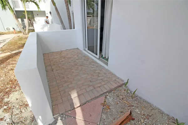 $2,500 | 2860 Northeast 14th Street, Unit 103D, Pompano Beach, FL 33062