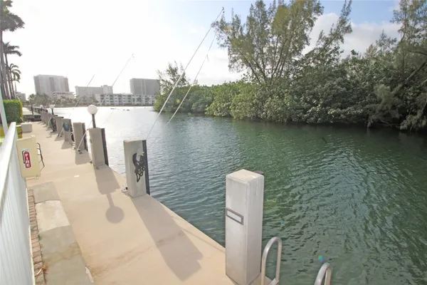 $2,500 | 2860 Northeast 14th Street, Unit 103D, Pompano Beach, FL 33062