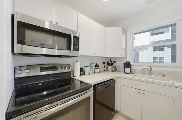 $2,500 | 2860 Northeast 14th Street, Unit 103D, Pompano Beach, FL 33062