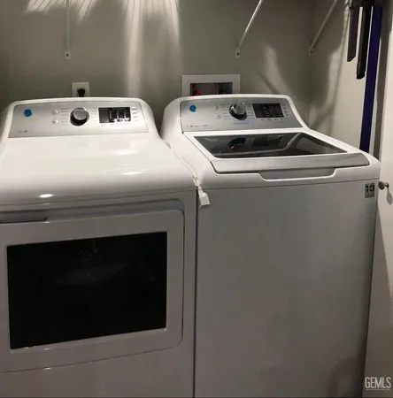 a close up view of washer and dryer