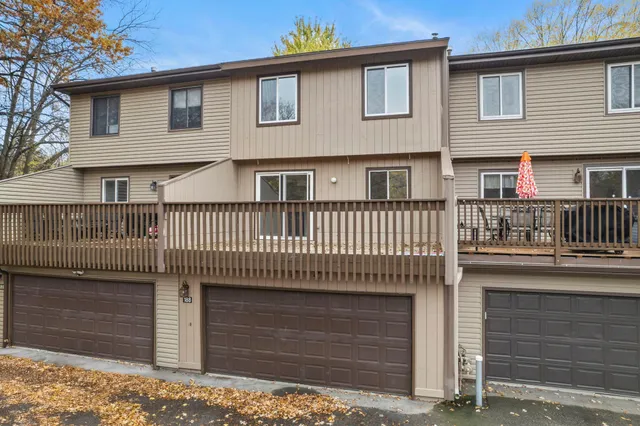 $259,900 | 188 River Woods Lane, Burnsville, MN 55337