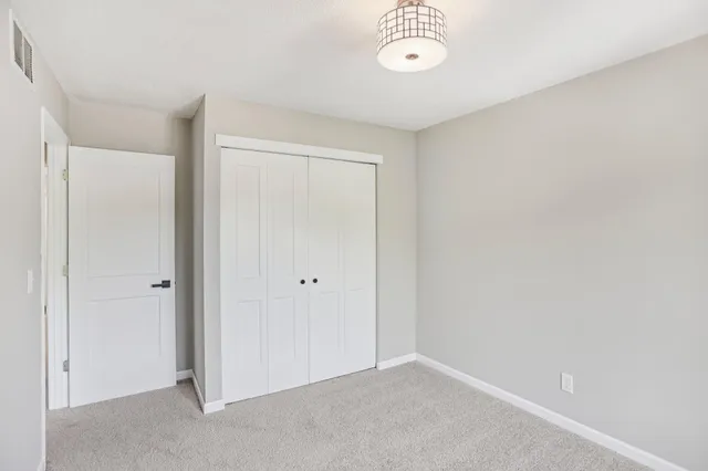 $259,900 | 188 River Woods Lane, Burnsville, MN 55337