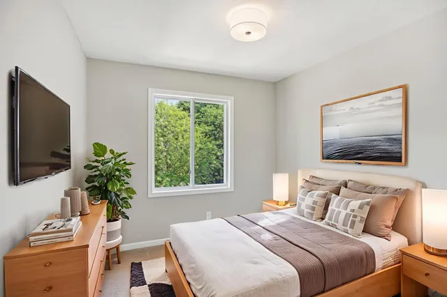 $259,900 | 188 River Woods Lane, Burnsville, MN 55337