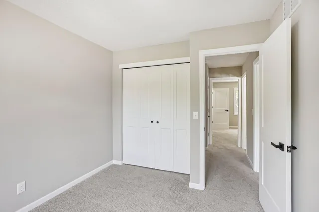 $259,900 | 188 River Woods Lane, Burnsville, MN 55337