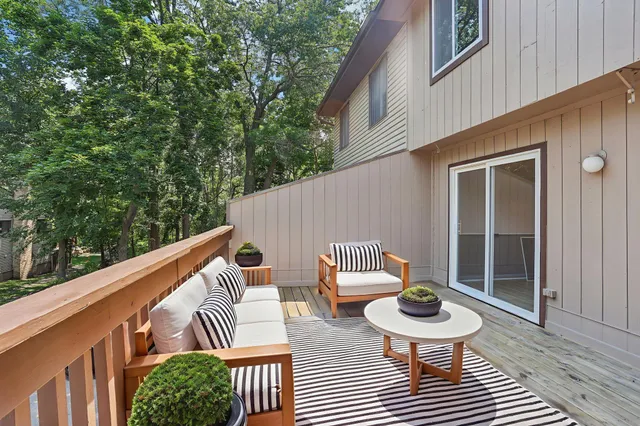 $259,900 | 188 River Woods Lane, Burnsville, MN 55337