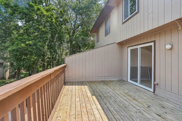 $259,900 | 188 River Woods Lane, Burnsville, MN 55337