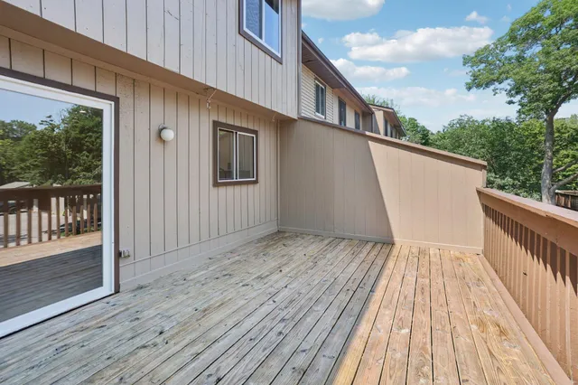 $259,900 | 188 River Woods Lane, Burnsville, MN 55337