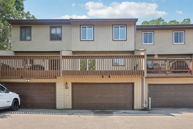 $259,900 | 188 River Woods Lane, Burnsville, MN 55337